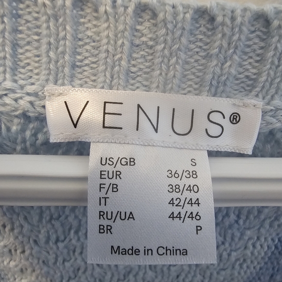 Cozy Blue Cable Knit Swetaers - Picture 3 of 3